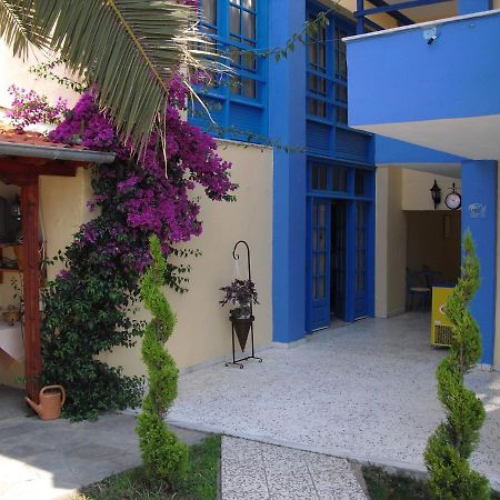 Kangaroo Hotel Móla Kalíva Kültér fotó