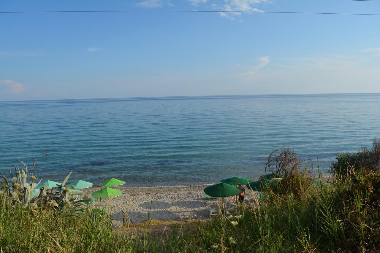 Kangaroo Hotel Móla Kalíva Kültér fotó