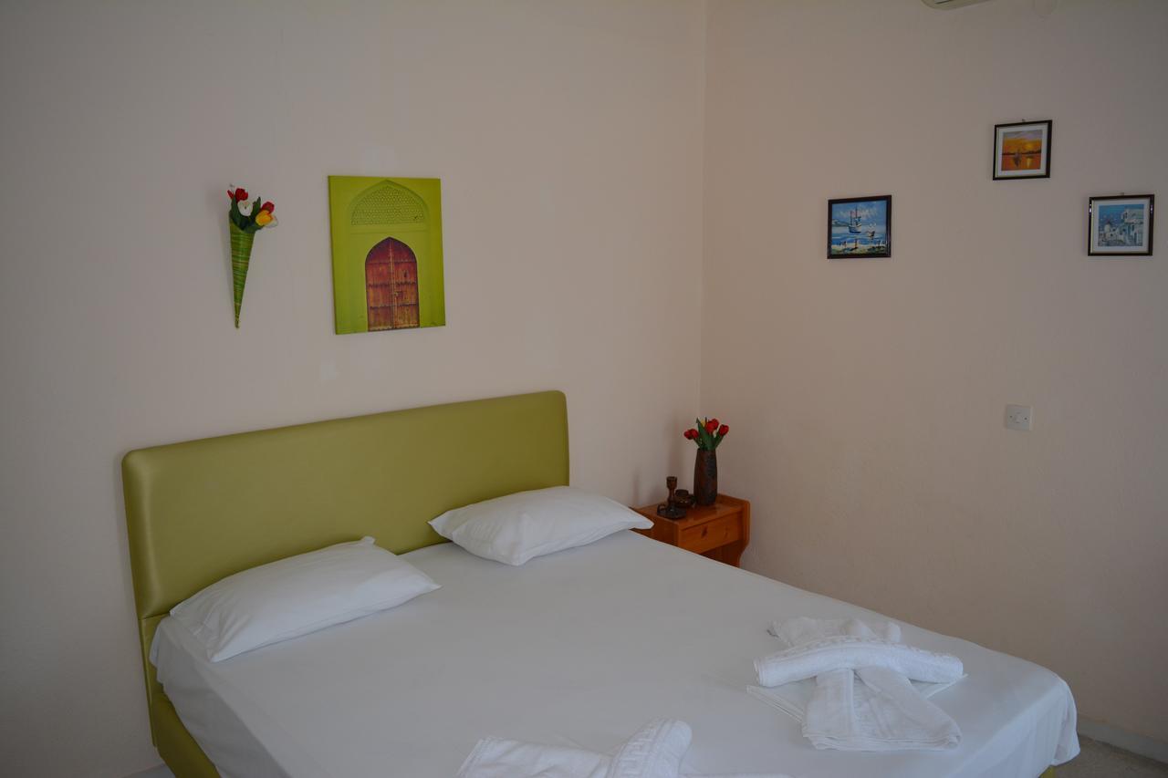 Kangaroo Hotel Móla Kalíva Kültér fotó