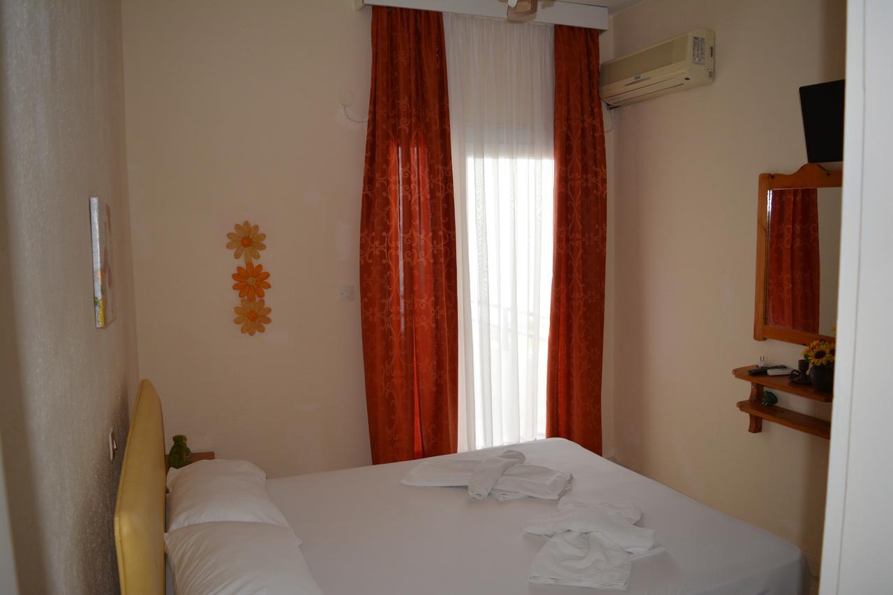 Kangaroo Hotel Móla Kalíva Kültér fotó
