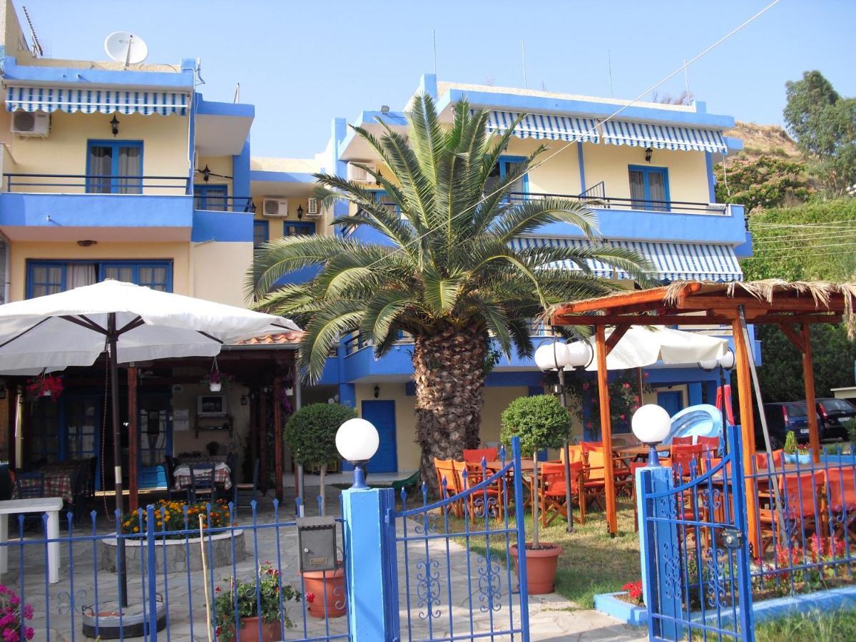 Kangaroo Hotel Móla Kalíva Kültér fotó