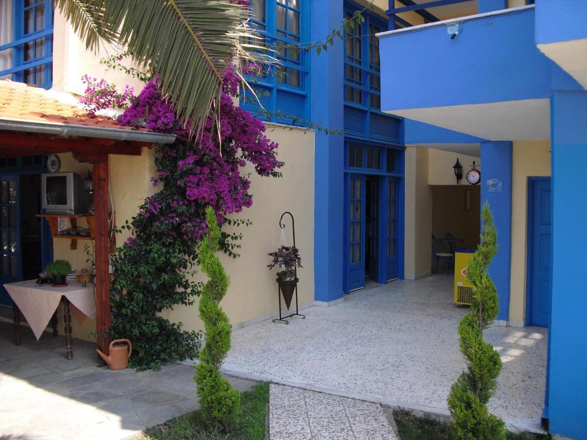 Kangaroo Hotel Móla Kalíva Kültér fotó